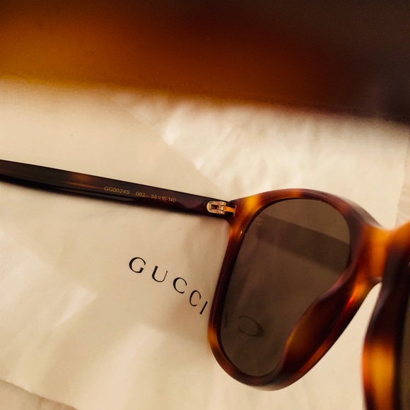 Gucci Sunglasses - Picture 6 of 9